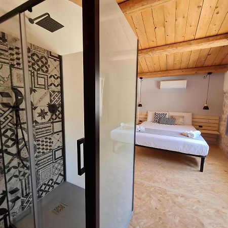 Le Mangiatoie Del Cavaliere Bed & Breakfast Montallegro Exterior photo